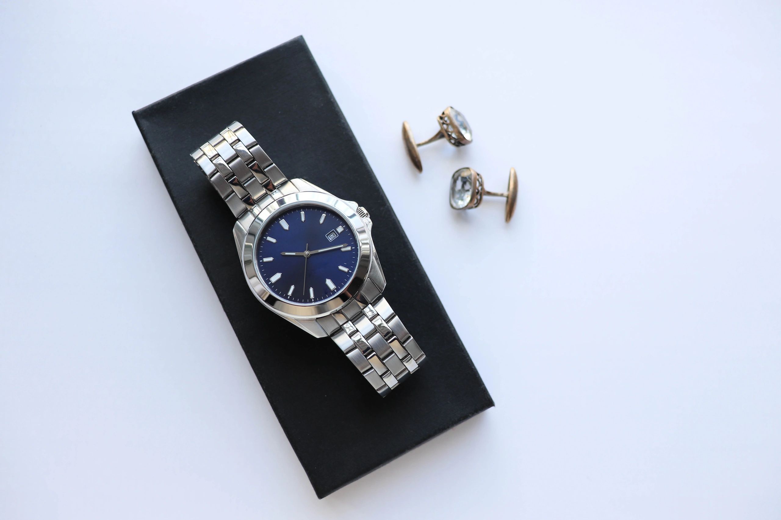 Men's watch and cufflinks from HankEASE